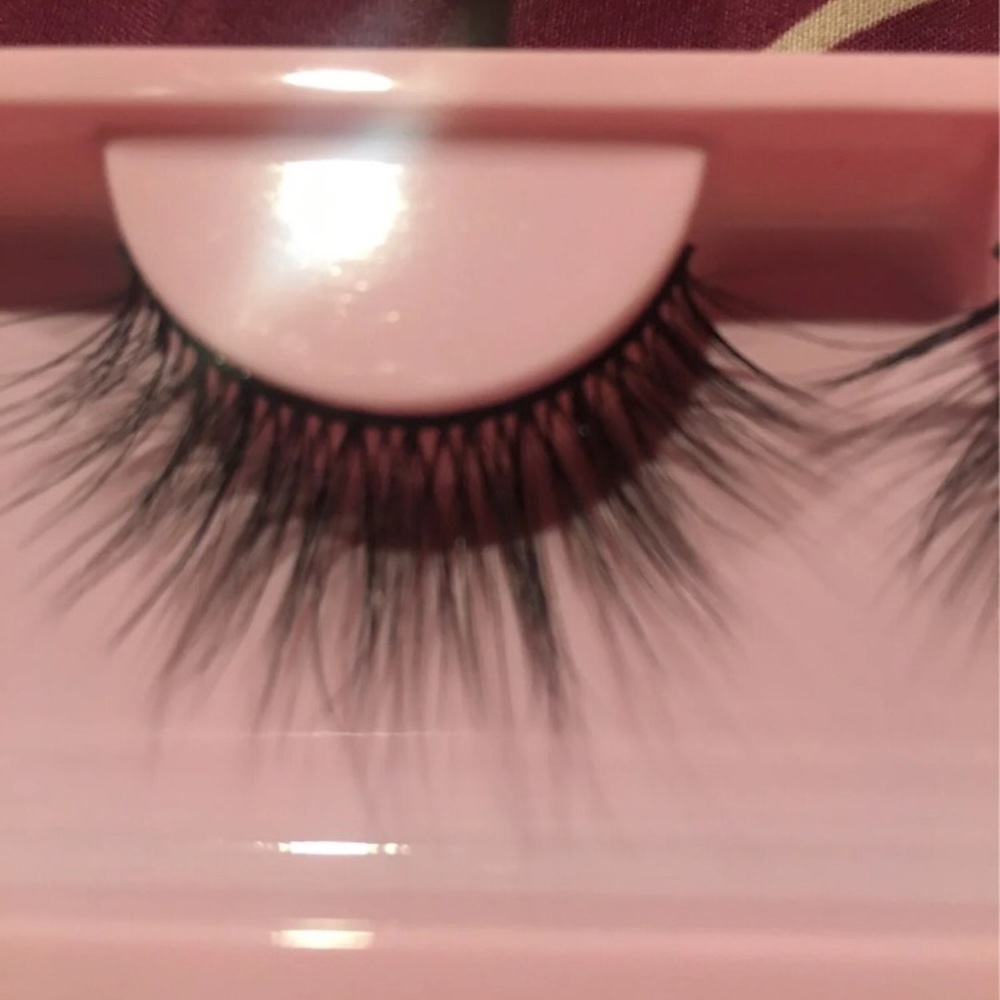 Eyelashes - Picture 4 of 8